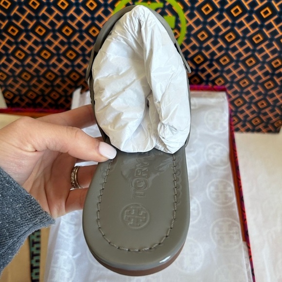 Tory Burch Miller Patent Leather Sandal Size 7 Malta Gray - Picture 6 of 12